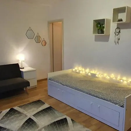 Apartment Bright & Cosy Studio In The Heart Of