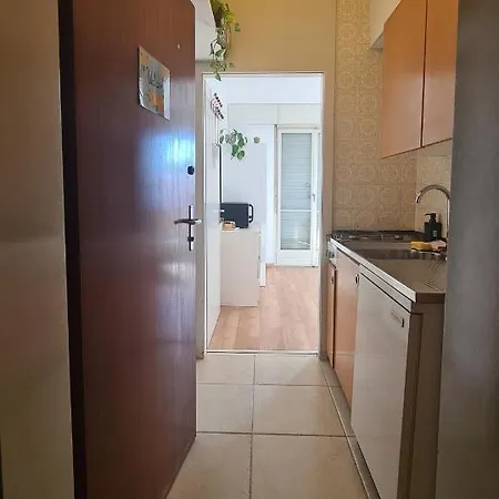 Bright & Cosy Studio In The Heart Of